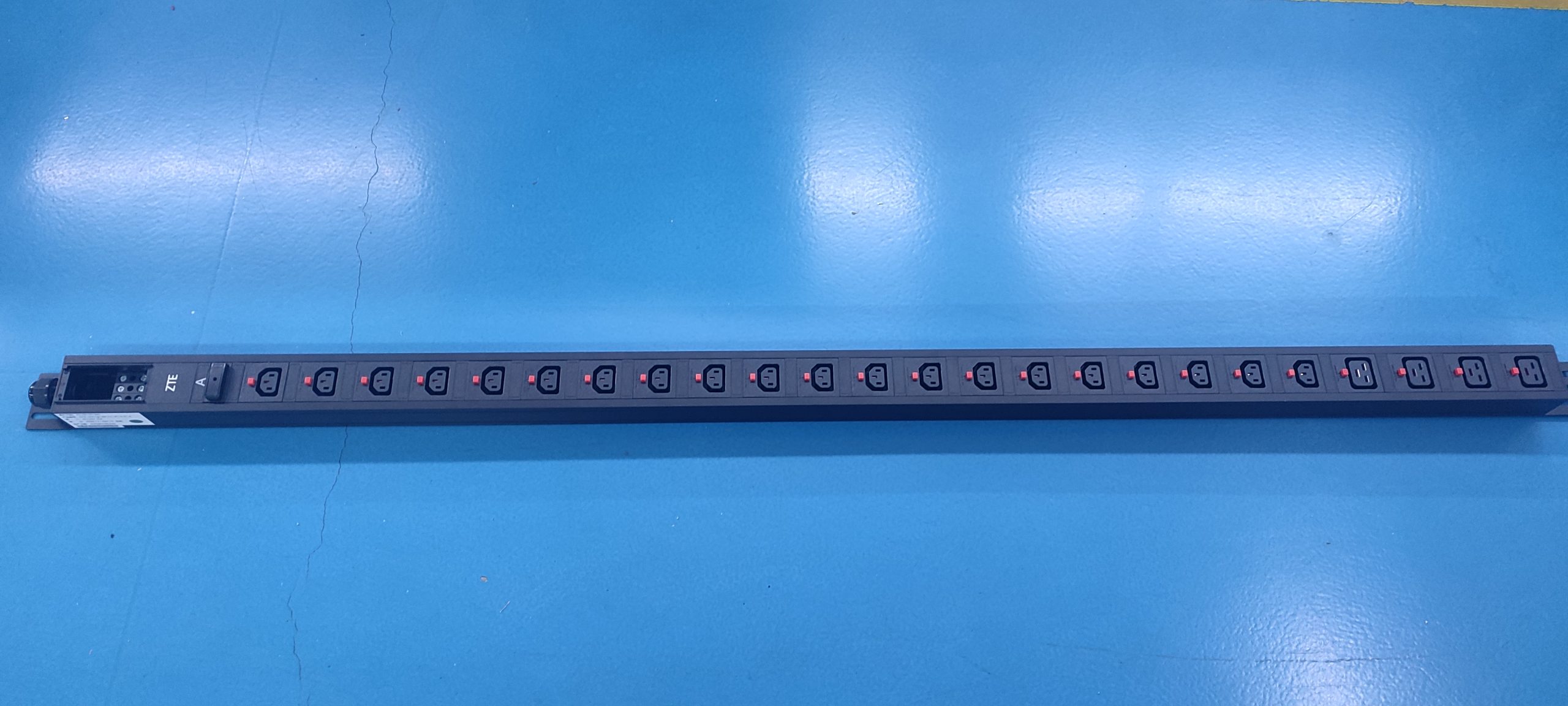 GDE-32A-lgt-20C13+4C19-FT-A product image 5