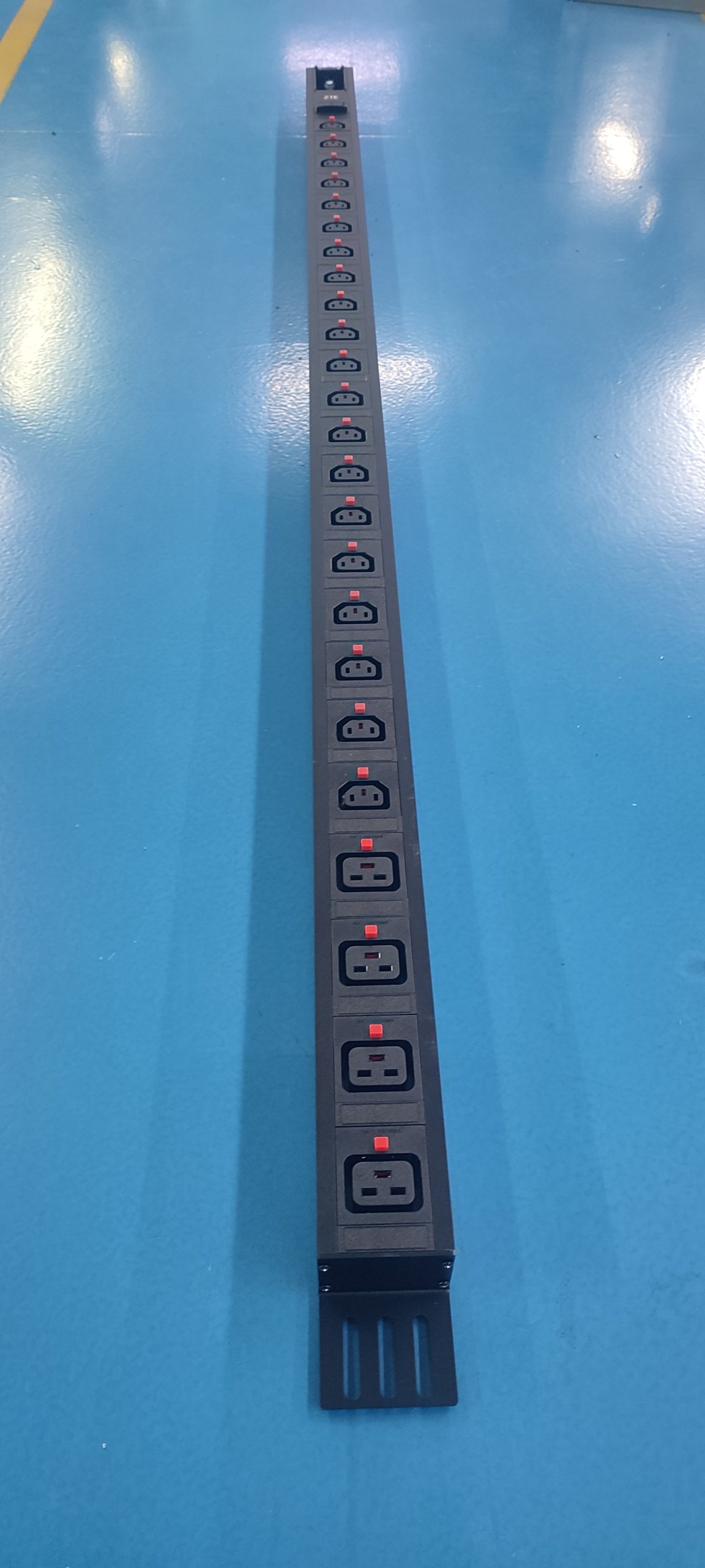 GDE-32A-lgt-20C13+4C19-FT-A product image 7