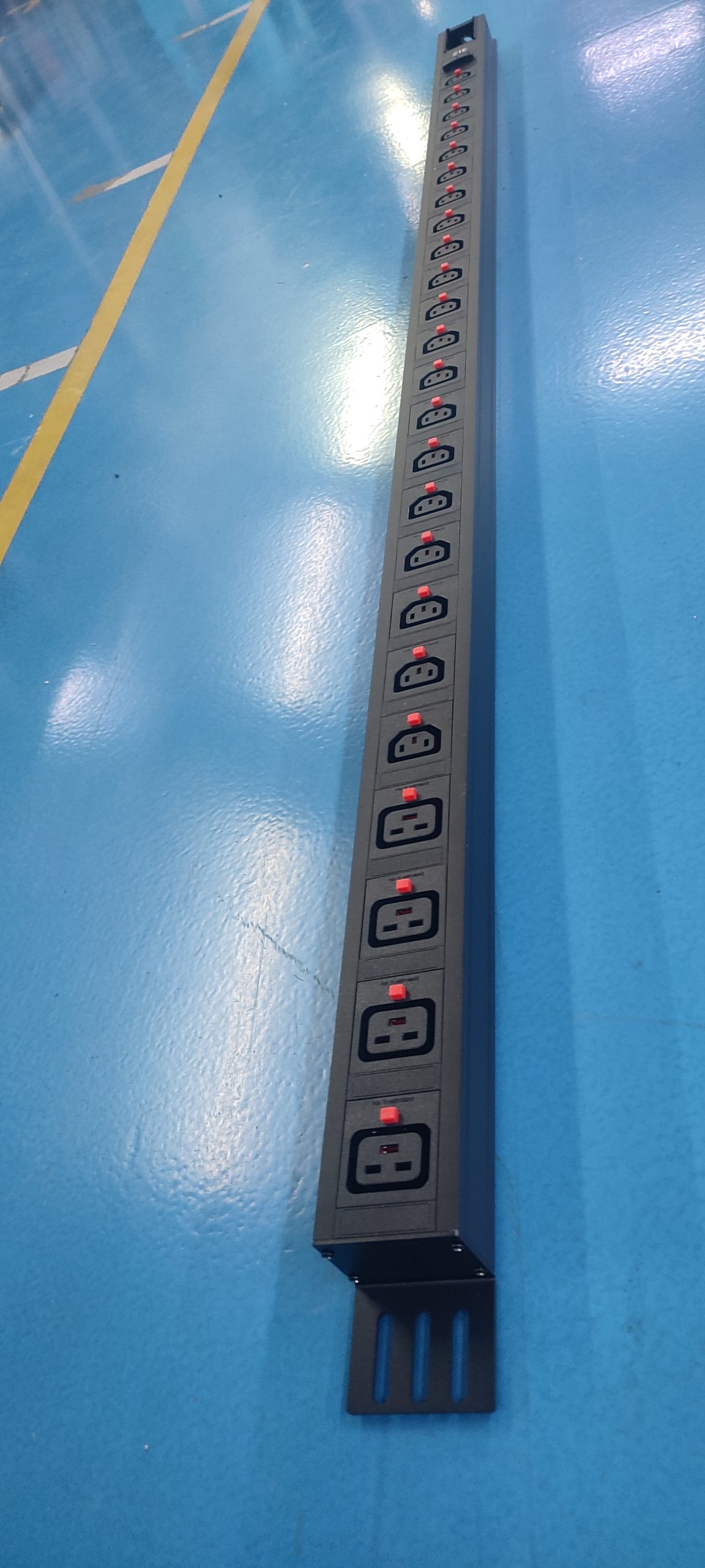 GDE-32A-lgt-20C13+4C19-FT-A product image 8