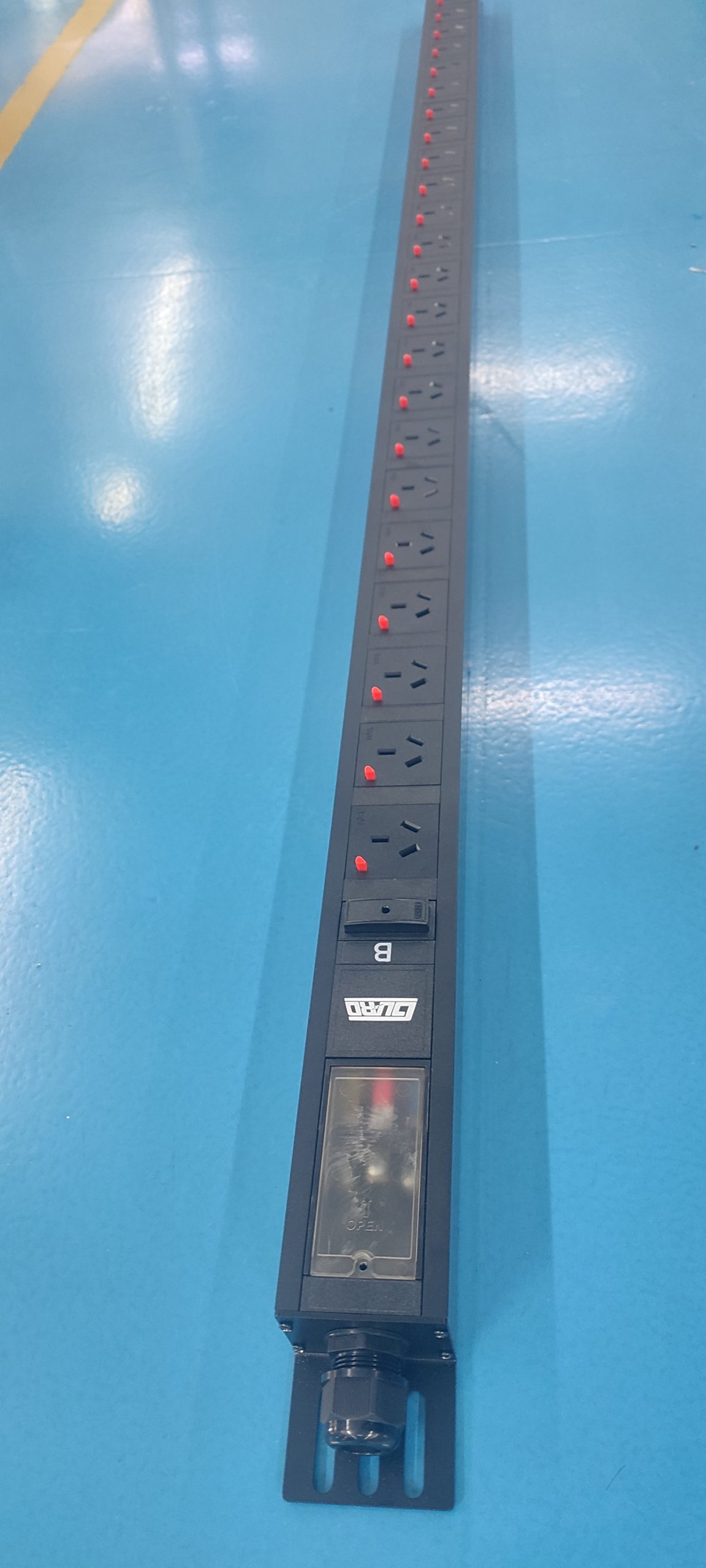 PDU-AC220V-32A-20GB10A+4GB16A product image 4