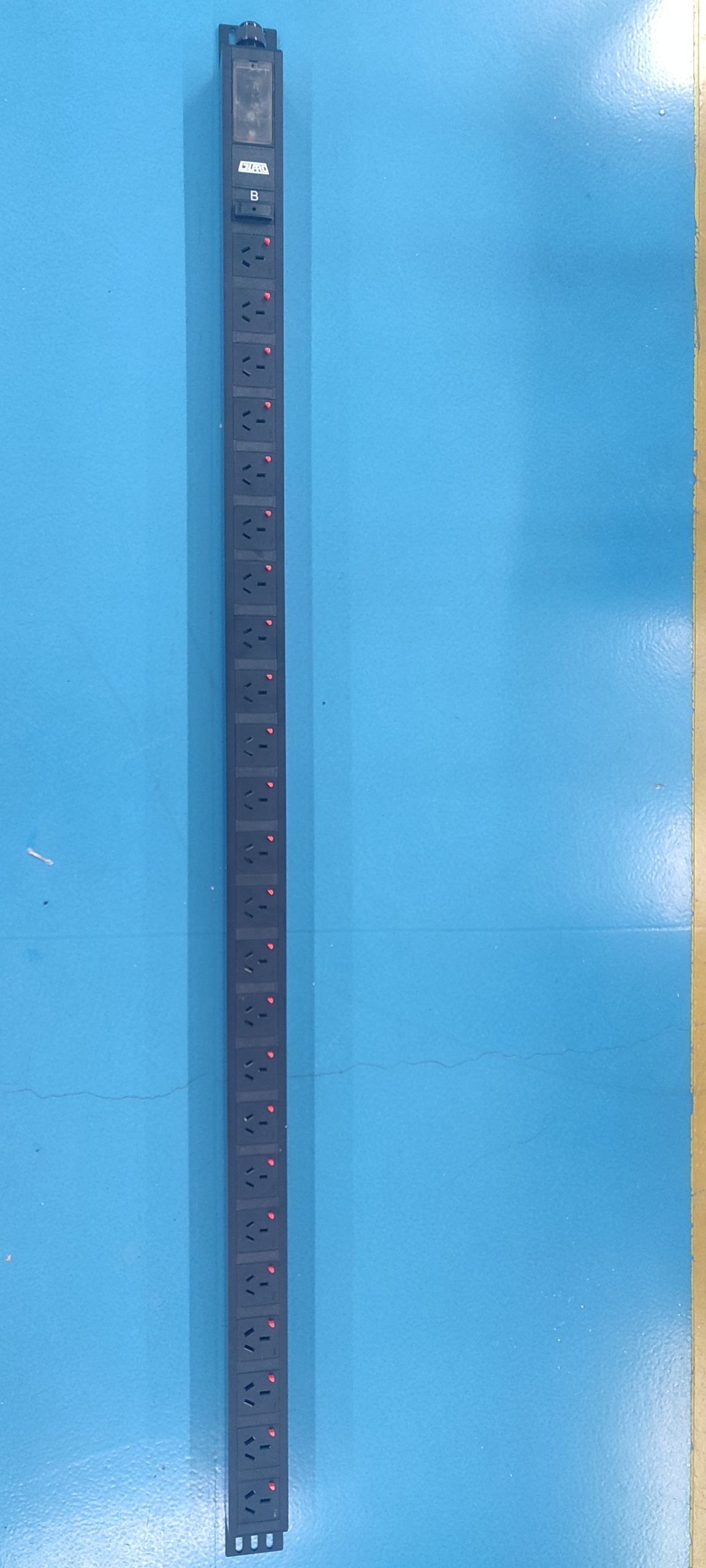 PDU-AC220V-32A-20GB10A+4GB16A product image 6