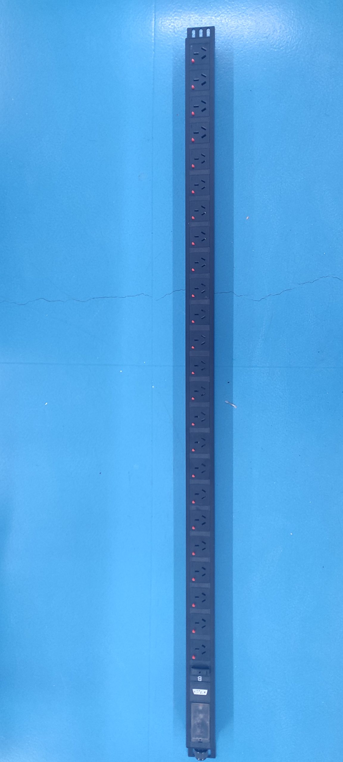 PDU-AC220V-32A-20GB10A+4GB16A product image 7