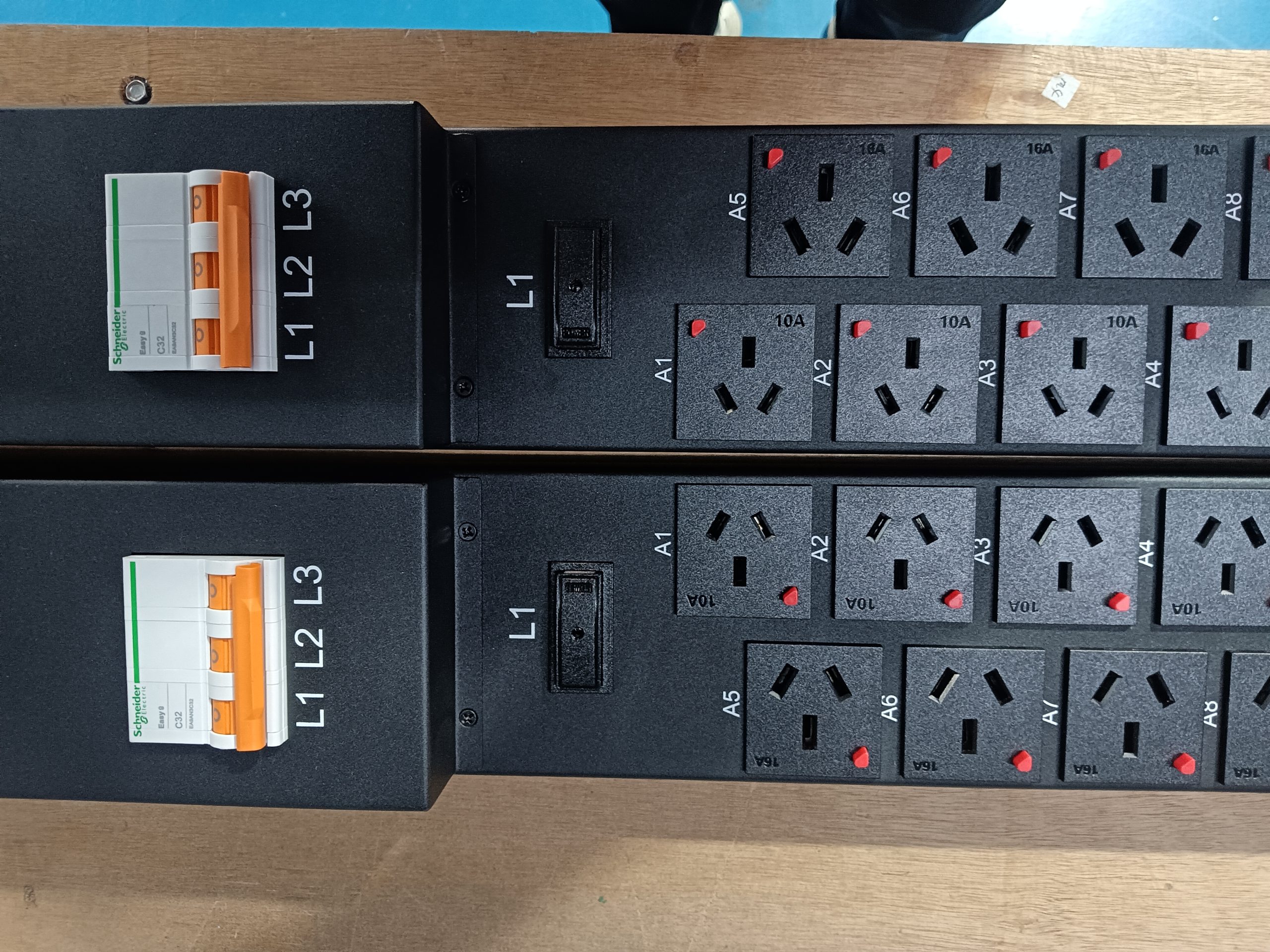 PDU-AC380V-32A3P-F-M-SPD-12GB10A+12GB16A-A-GDE product image 3
