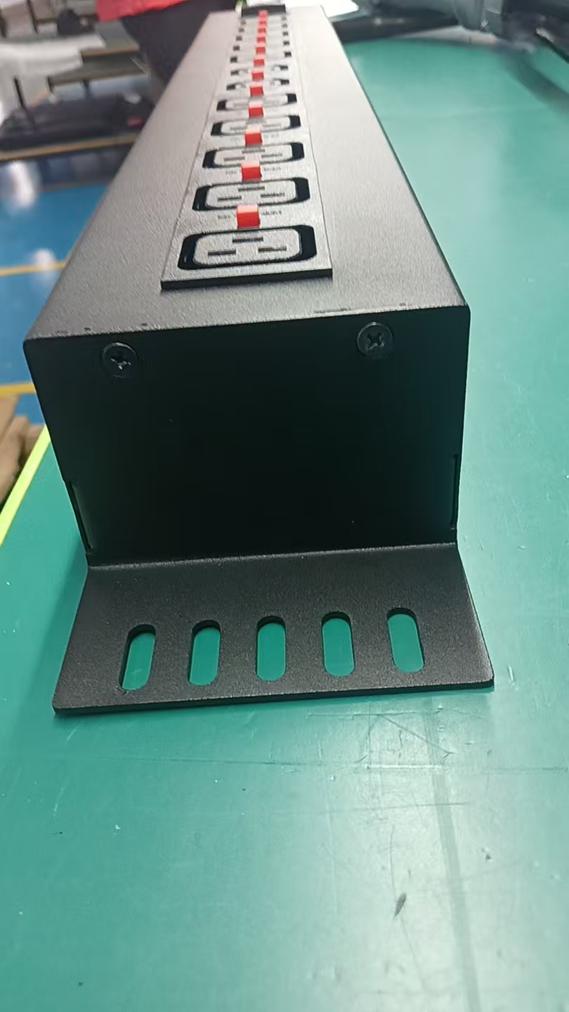 PDU-DC240V-80A-GFM-D3-5C19+2C13+5C19 product image 6