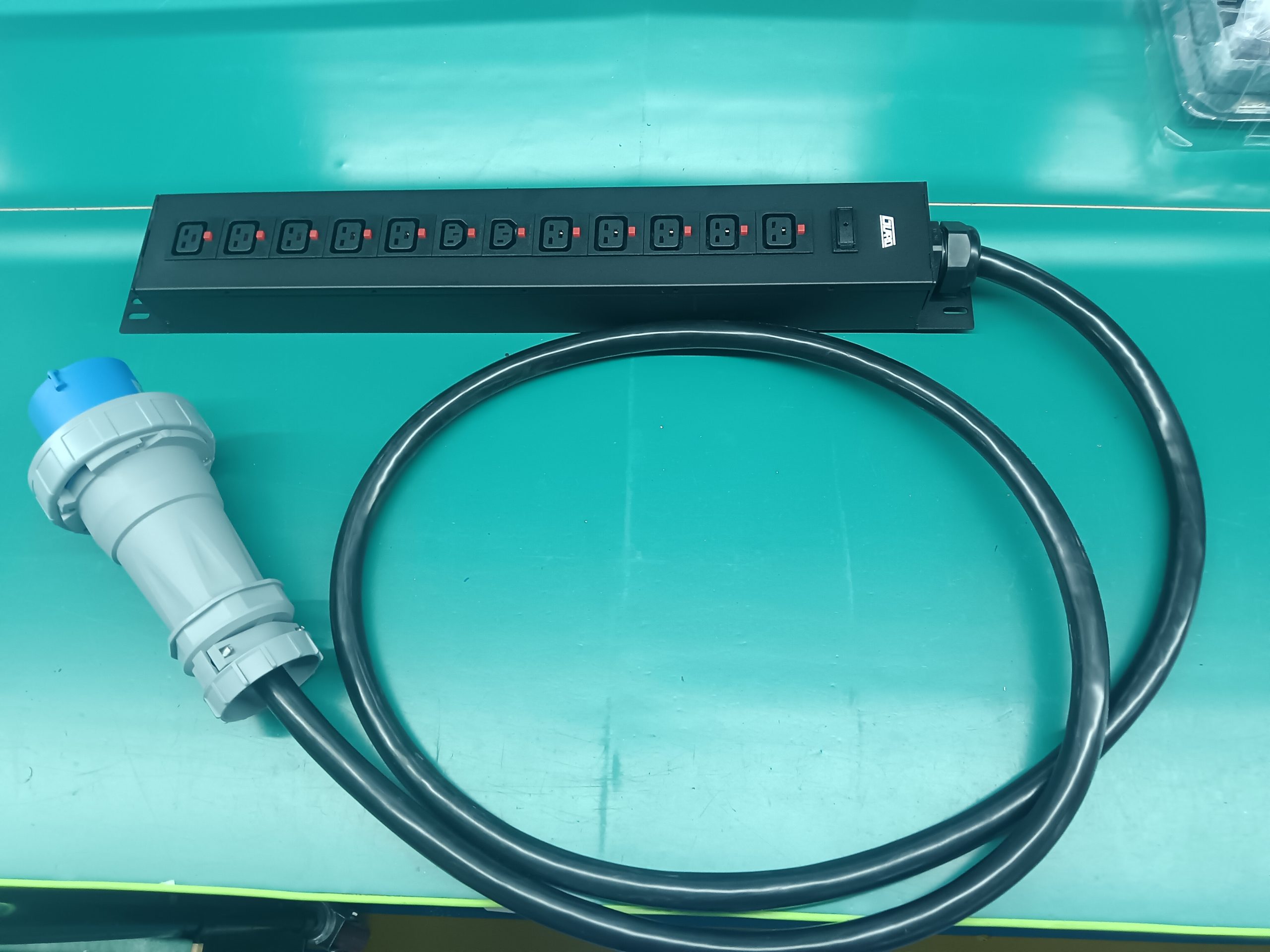 PDU-DC240V-80A-GFM-D3-5C19+2C13+5C19 product image 7