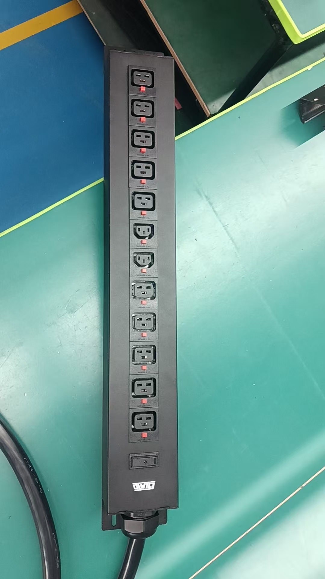 PDU-DC240V-80A-GFM-D3-5C19+2C13+5C19 product image 1
