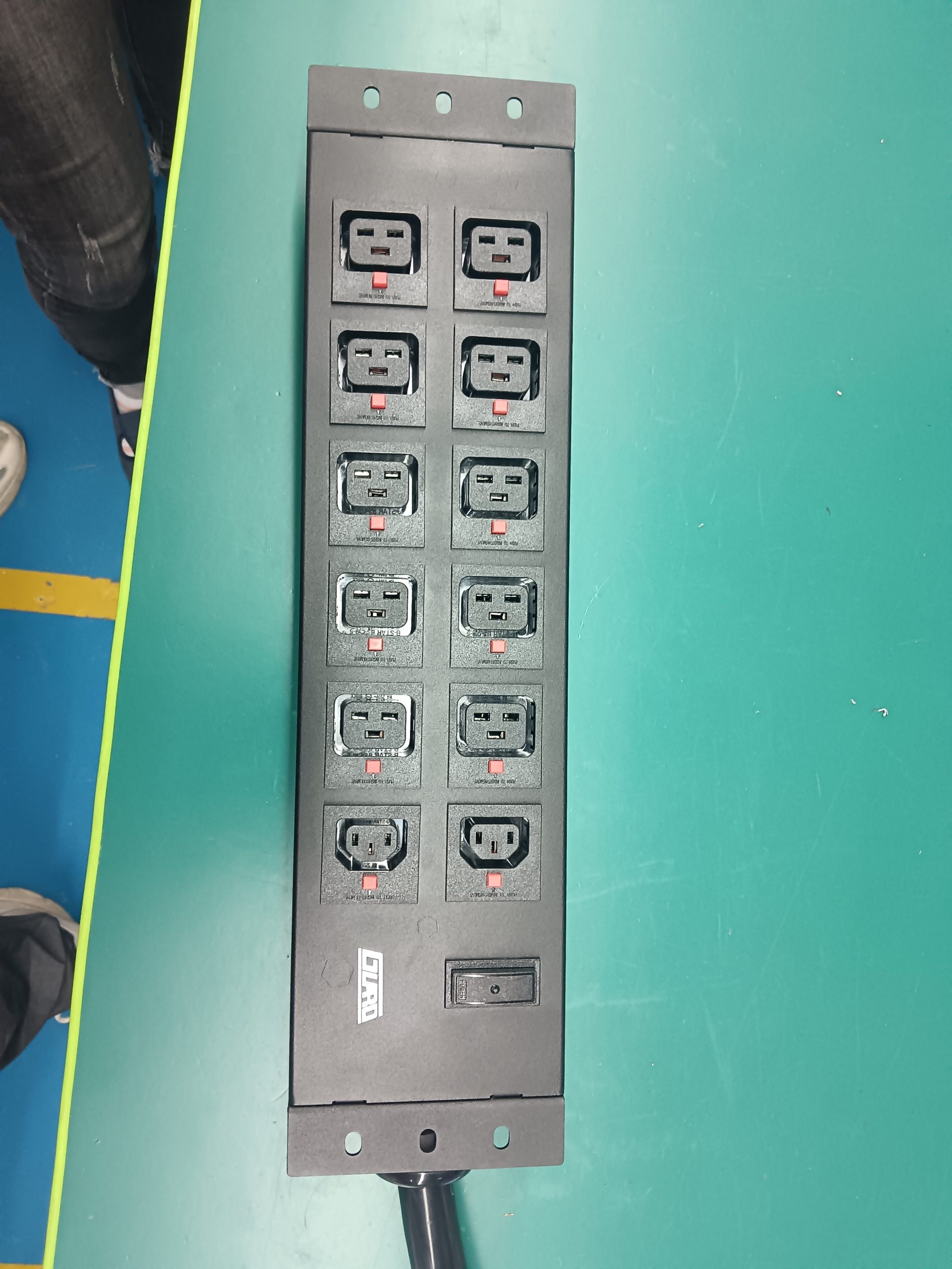 PDU-DC240V-80A-GFM-D3-1C13+5C19&1C13+5C19 product image 4