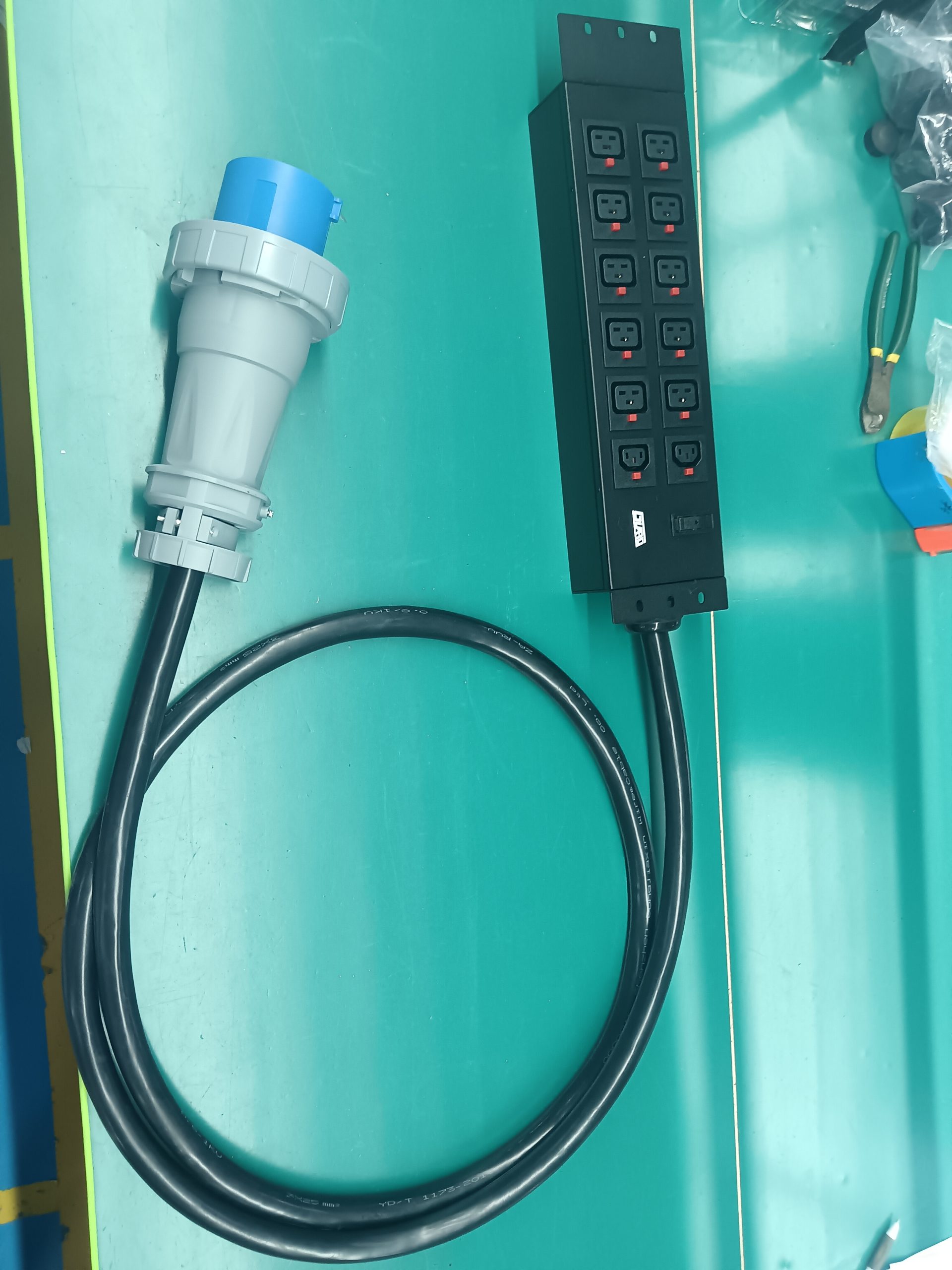 PDU-DC240V-80A-GFM-D3-1C13+5C19&1C13+5C19 product image 6