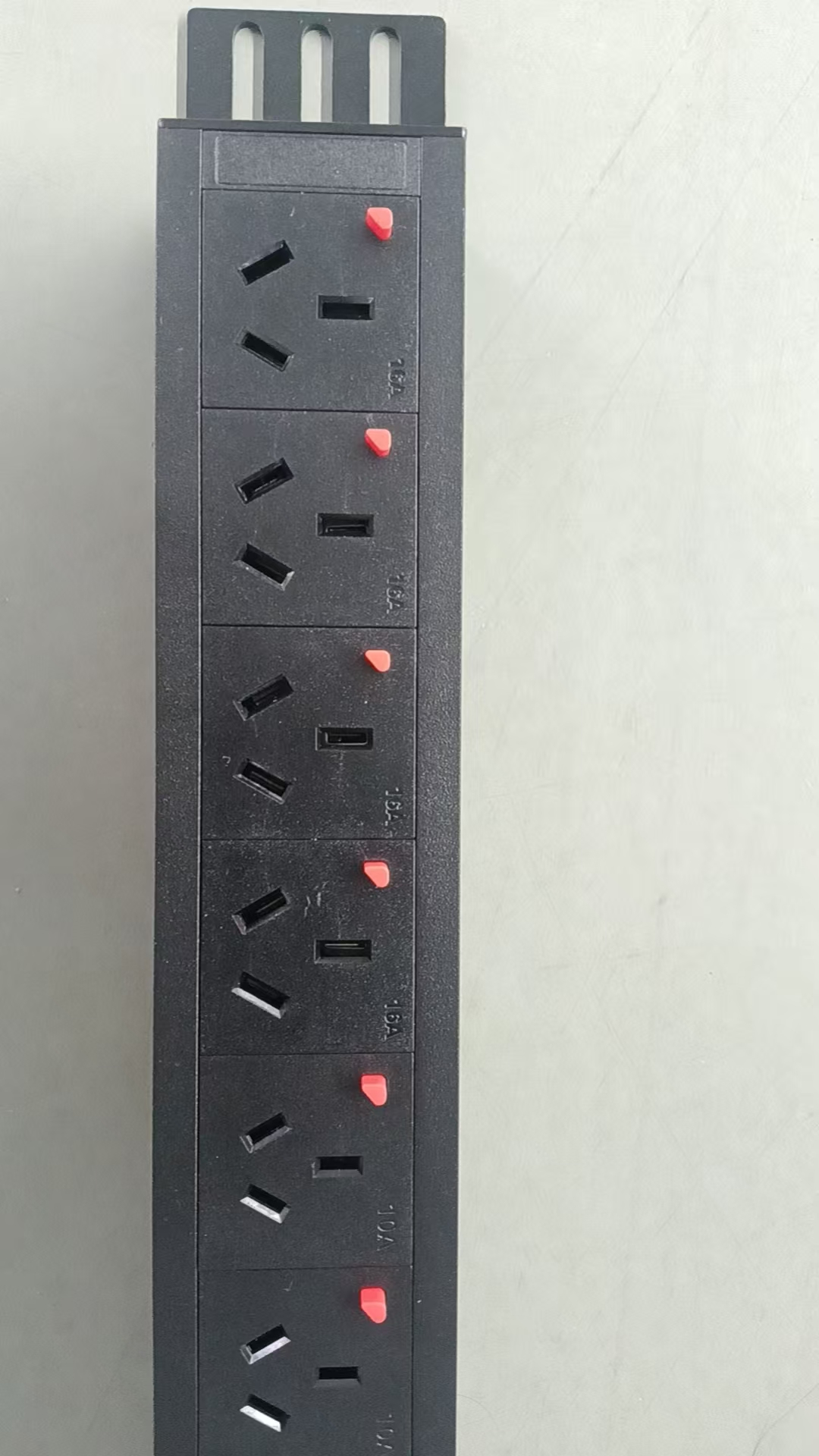 PDU-AC220V-40A-16GB10A+4GB16A product image 5