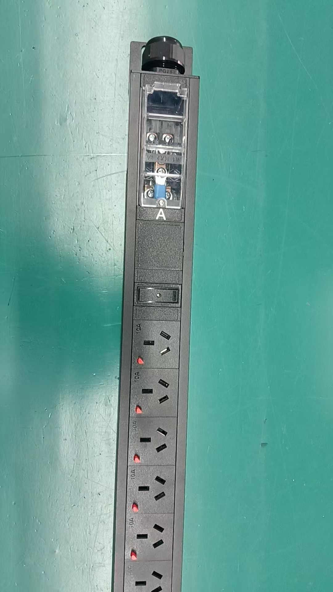PDU-DC240V-63A-16GB10A+4GB16A product image 4