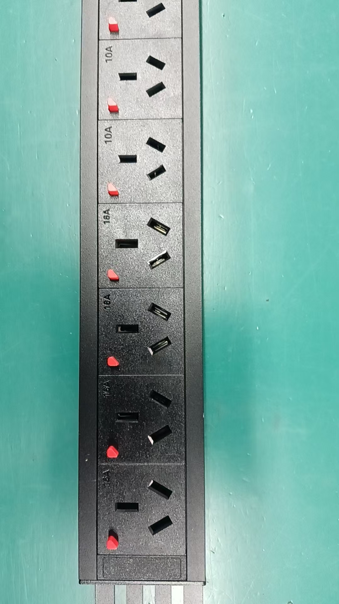 PDU-DC240V-63A-16GB10A+4GB16A product image 1