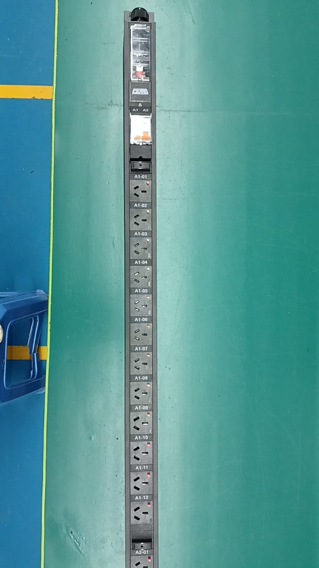PDU-AC220V-40A2P-16GB10A+8GB16A product image 5