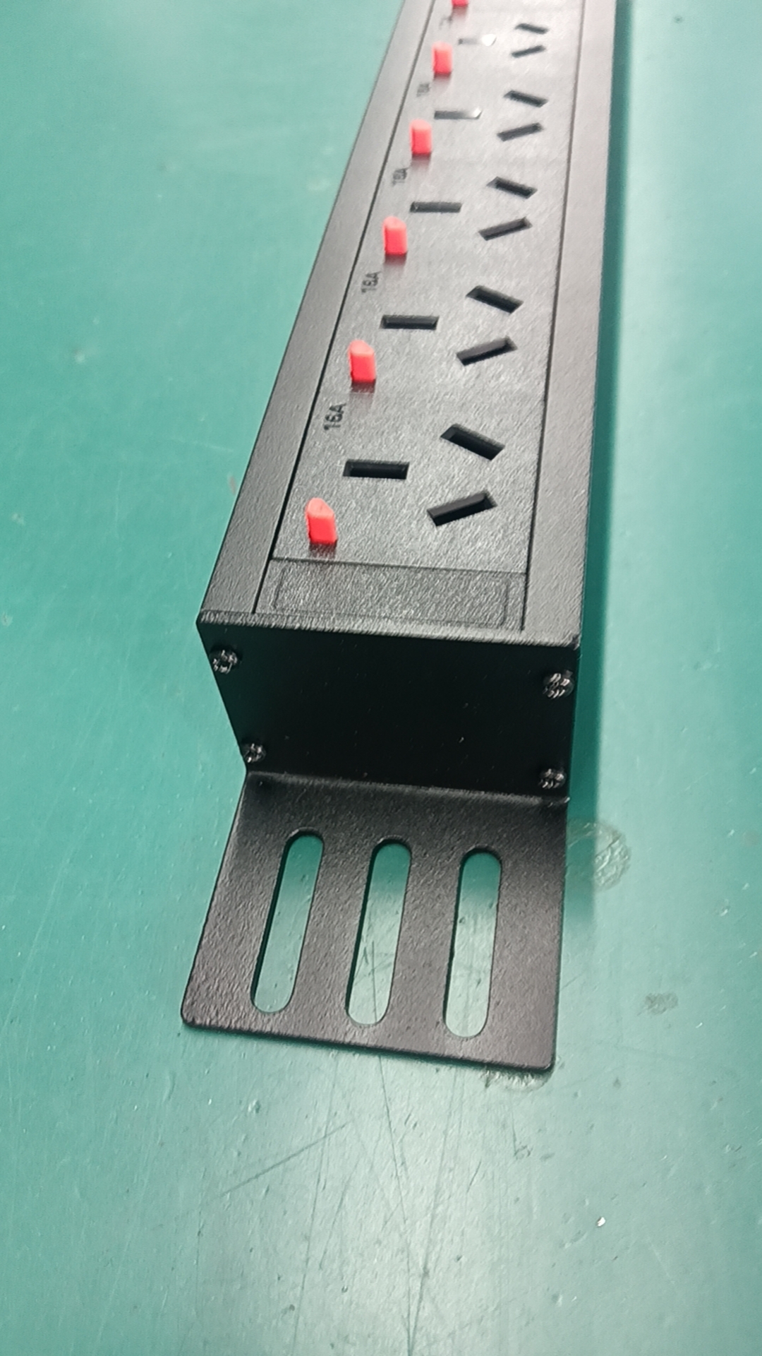 PDU-AC220V-32A1P-F-M-12GB10A+4GB16A product image 2