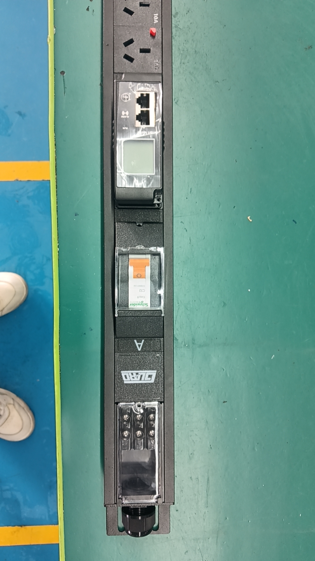 PDU-AC220V-32A1P-F-M-12GB10A+4GB16A product image 1