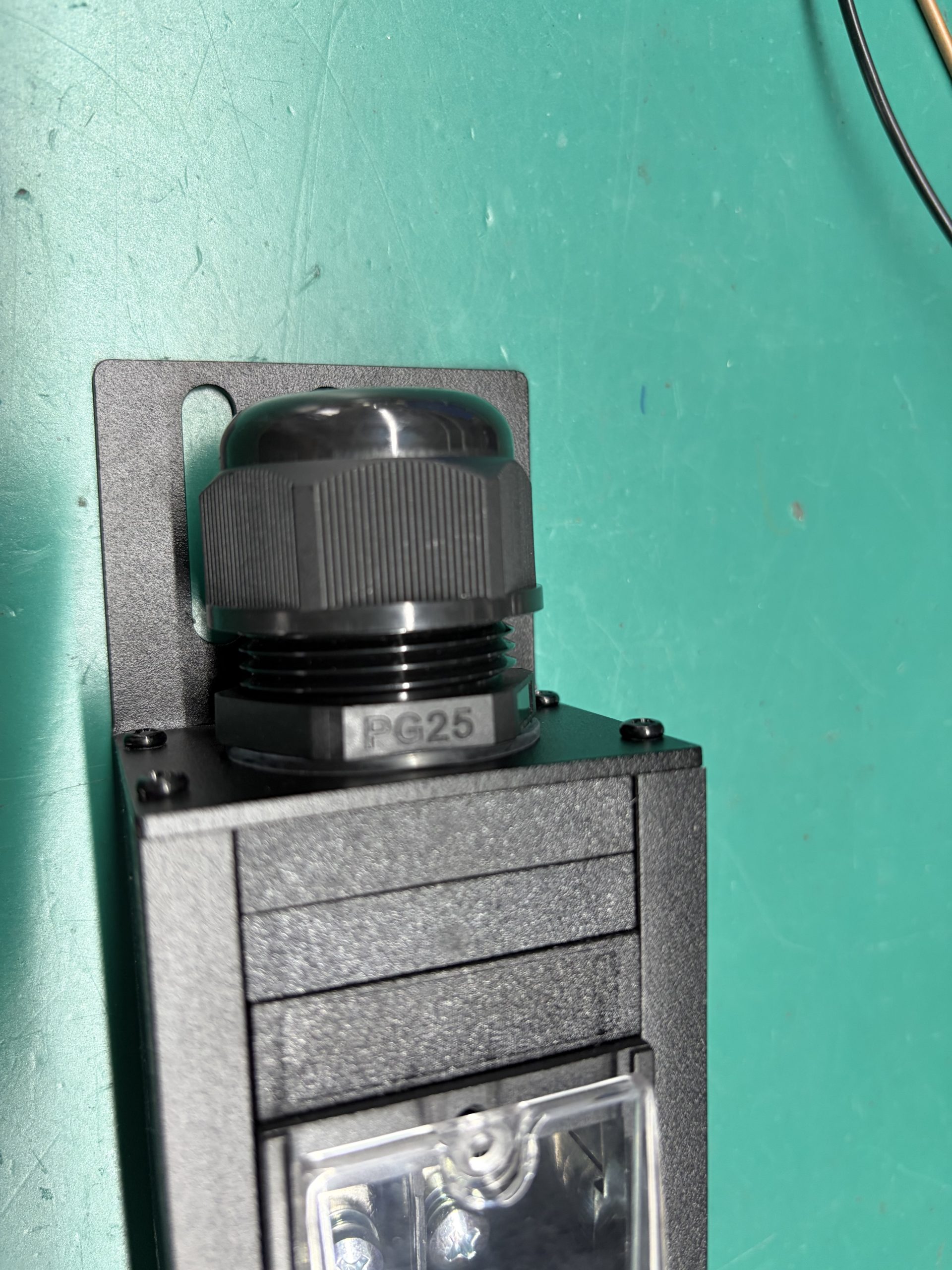 GDE-63A-lgt-20GB10A+4GB16A-FT-B product image 4