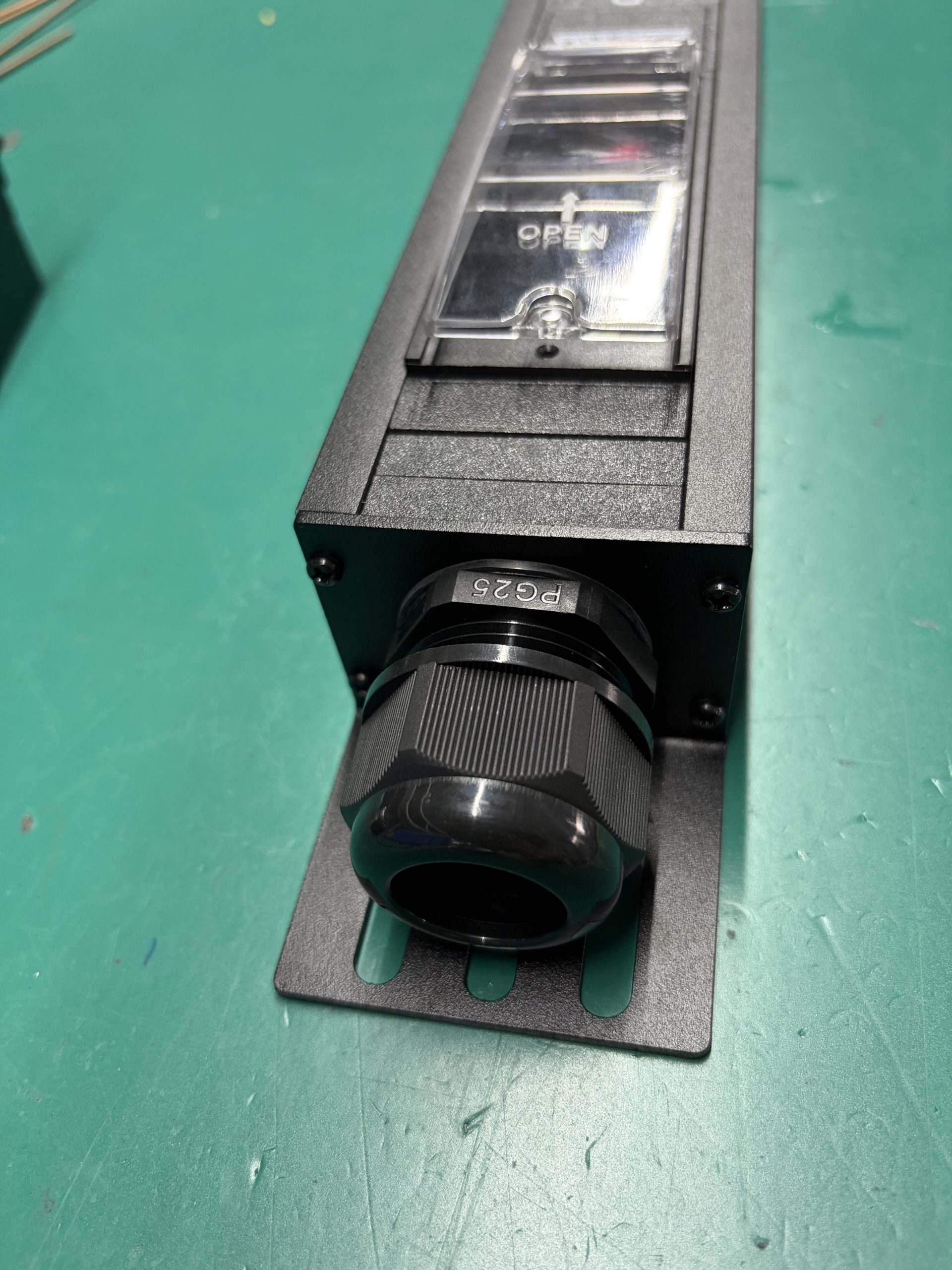 GDE-63A-lgt-20GB10A+4GB16A-FT-B product image 13